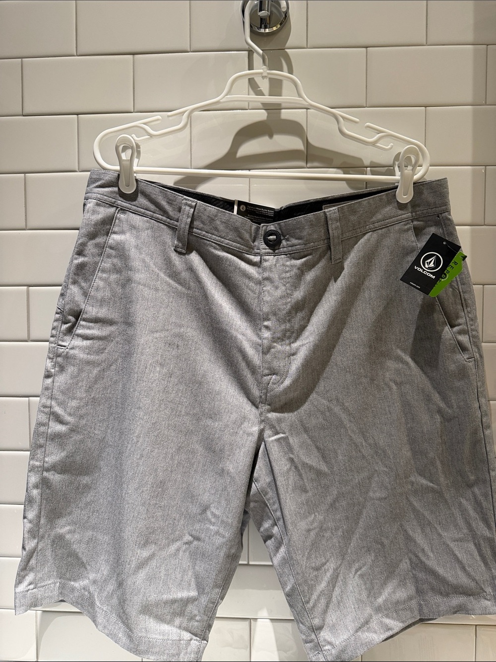 NWT 36 Volcom Men's Frickin Modern Straight Shorts